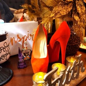Authentic Womens Christian Louboutin 👠